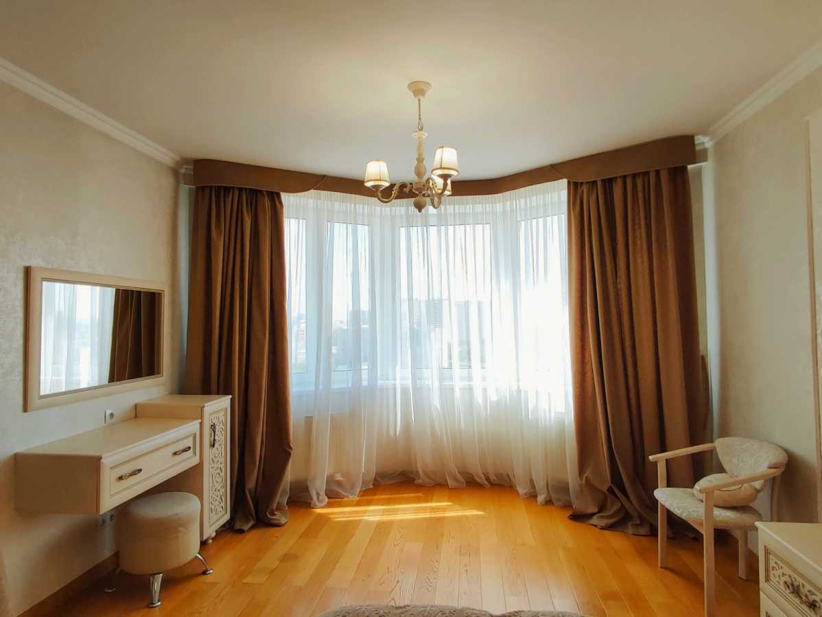 Продаж 3-кімнатної квартири 134.3 м², Миколи Голего вул., 7В