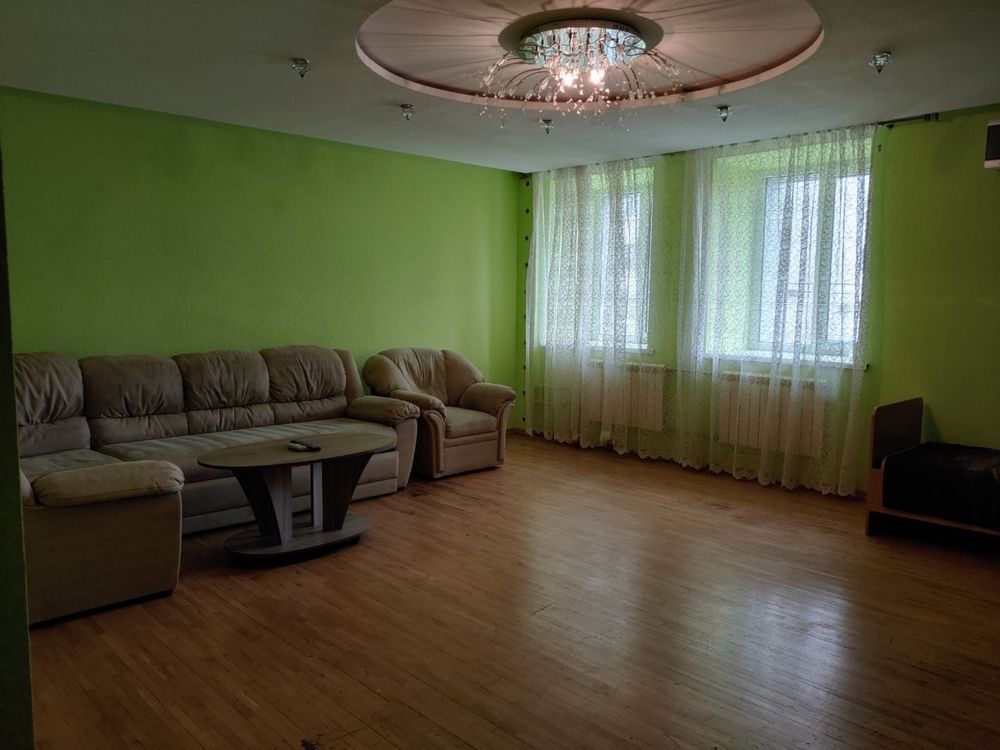 Продаж 3-кімнатної квартири 105 м²