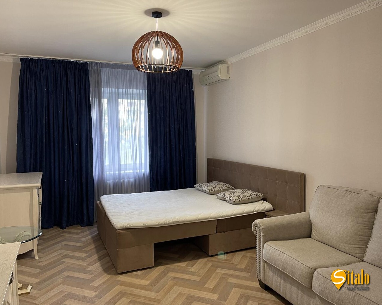 Продажа 1-комнатной квартиры 45 м², Драгоманова ул., 8А
