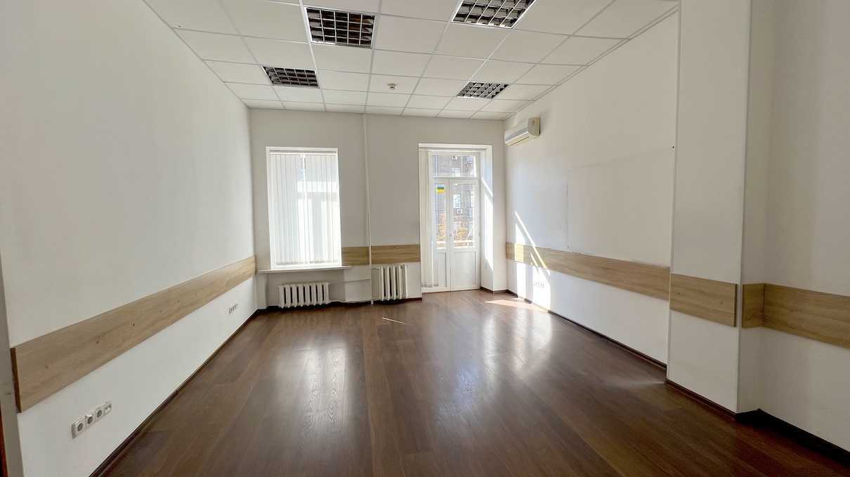 Продаж офісу 230 м², Богдана Хмельницького вул., 50