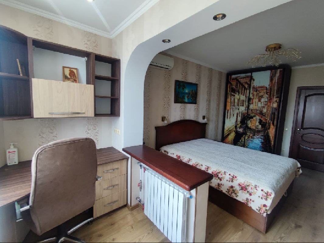 Продаж 3-кімнатної квартири 63 м², Генерала Бочарова вул.