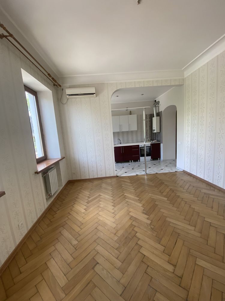 Продаж 3-кімнатної квартири 70 м²