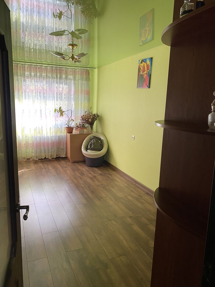 Продаж 3-кімнатної квартири 75 м²