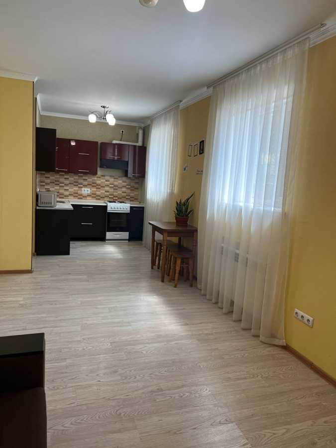 Продаж 2-кімнатної квартири 45 м², Запорізька вул., 1