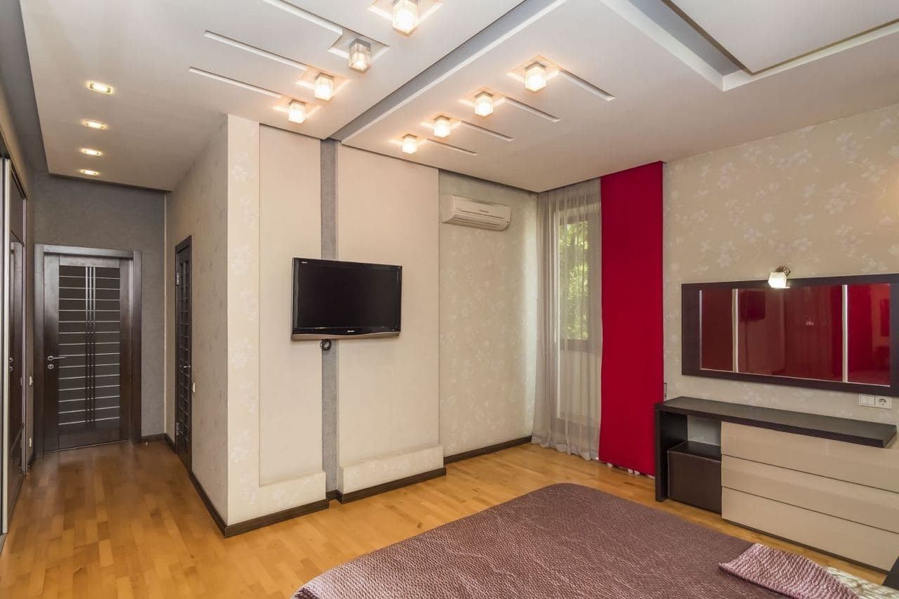 Продажа 2-комнатной квартиры 160 м²