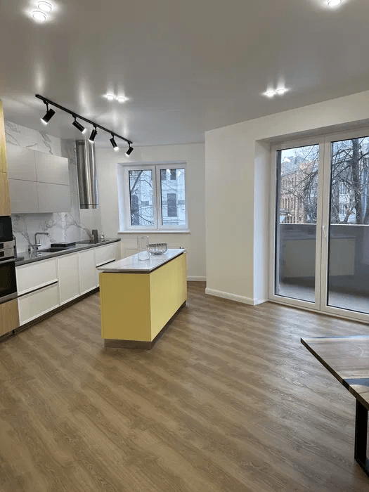 Продаж 2-кімнатної квартири 82 м²