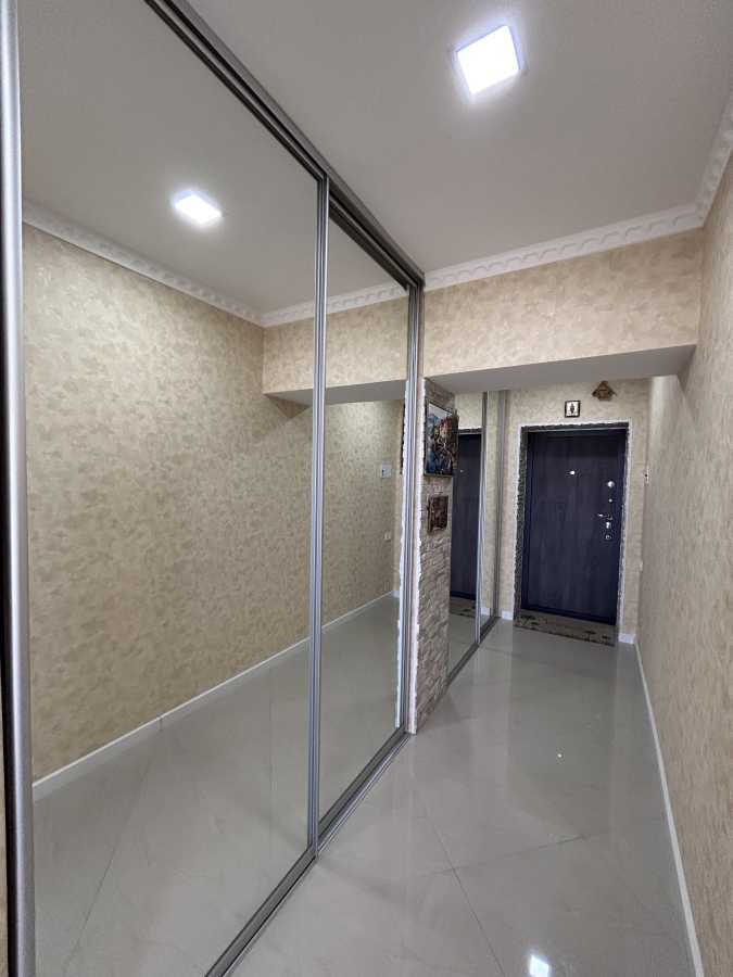 Продаж 2-кімнатної квартири 64 м², Чубинського вул.