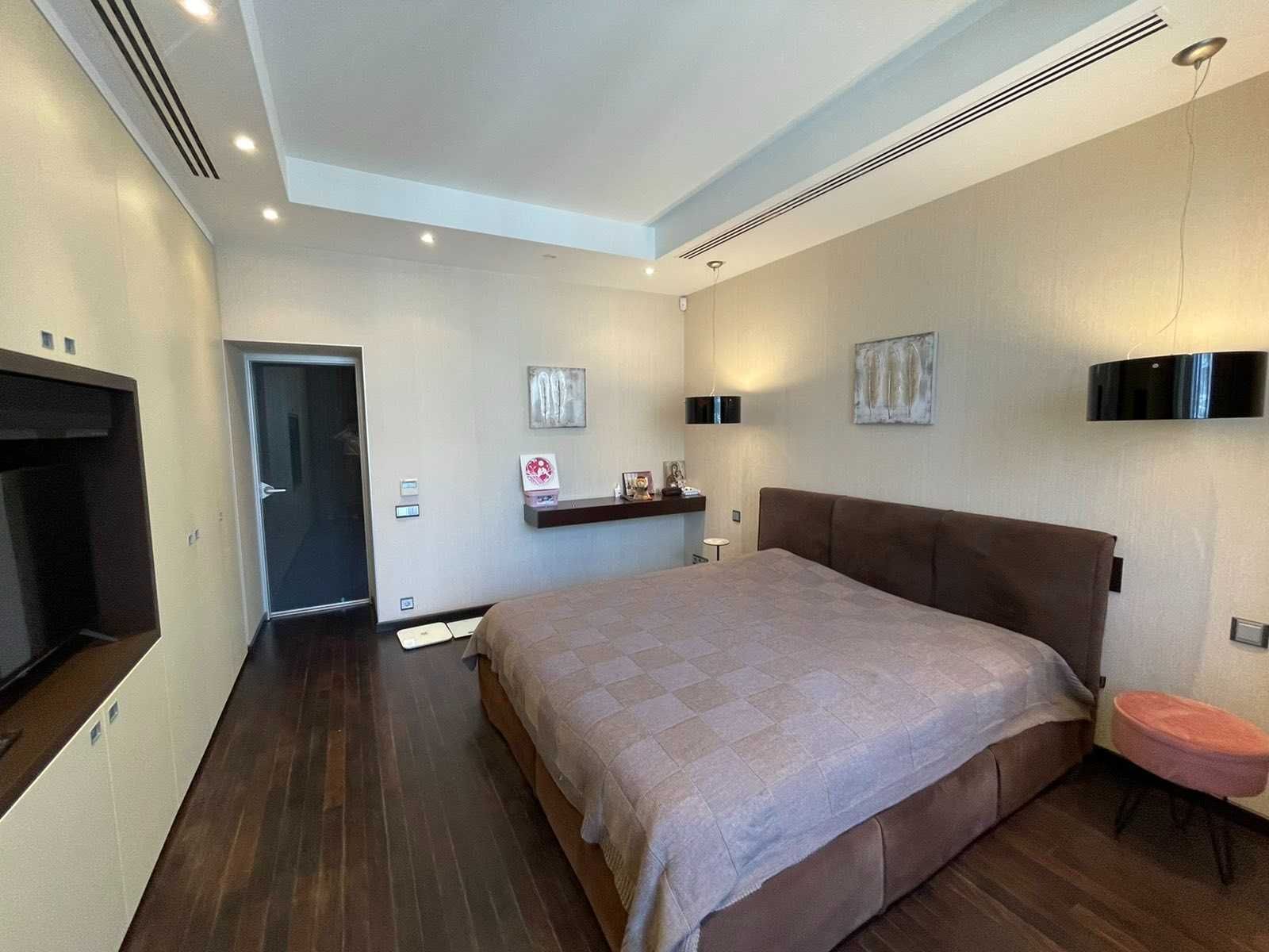 Продаж 3-кімнатної квартири 113 м²
