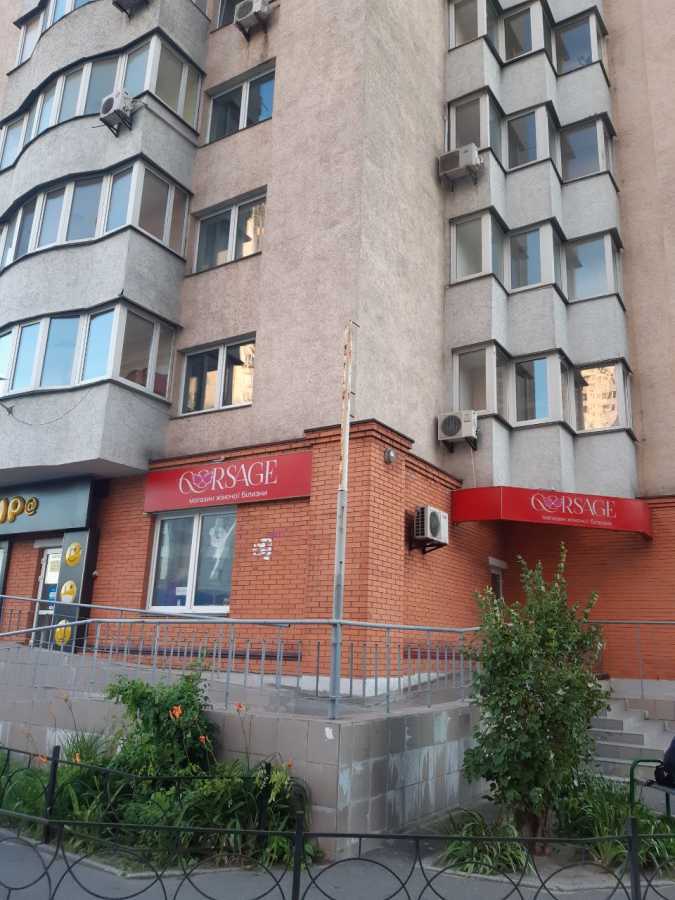Продаж офісу 105 м², Срібнокільська вул., 2А