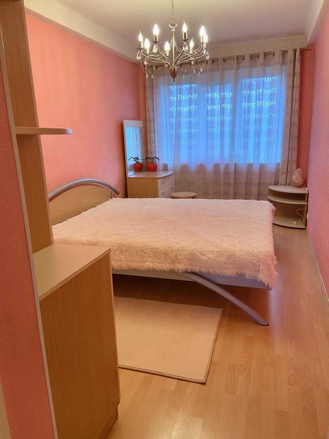Продаж 3-кімнатної квартири 60 м², Дегтярівська вул., 58
