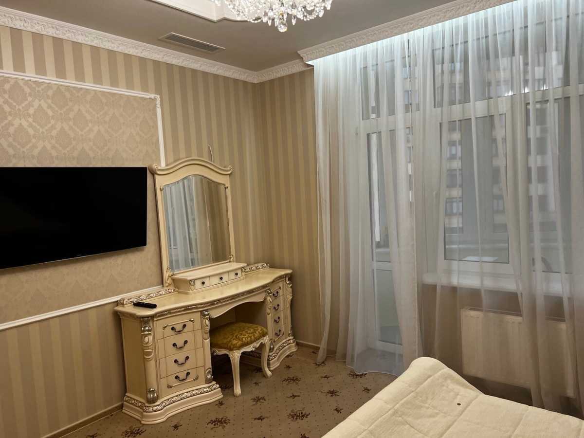 Продаж 3-кімнатної квартири 125 м², Золотоустівська вул., 52