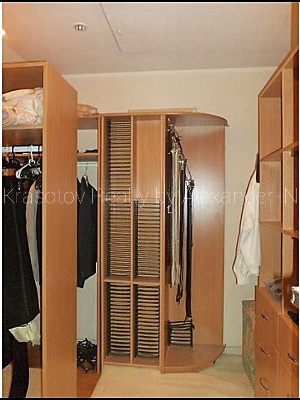 Продажа 5-комнатной квартиры 350 м², Екатерининская пл., 5