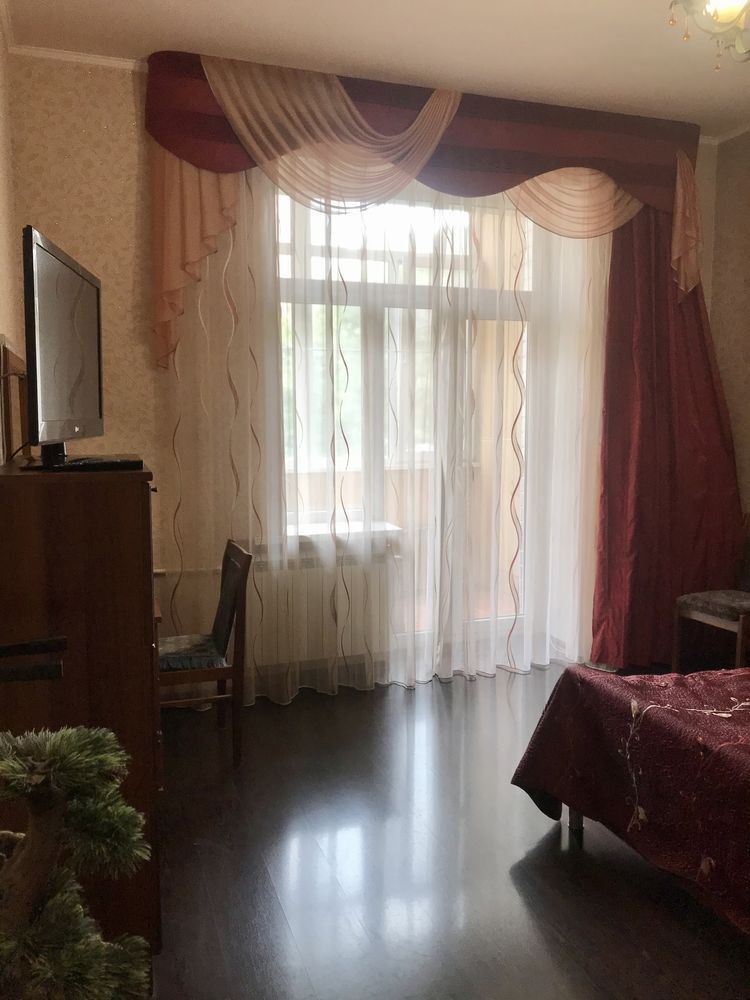 Продаж 2-кімнатної квартири 70 м²