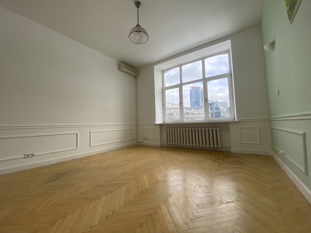 Продаж 4-кімнатної квартири 155 м²