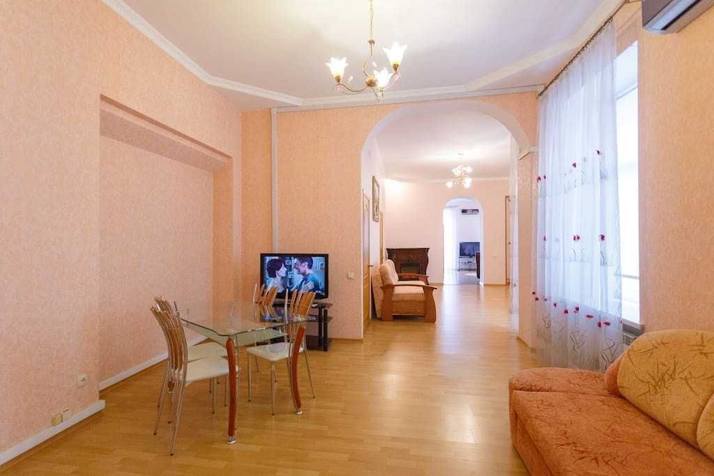 Аренда 3-комнатной квартиры 140 м²