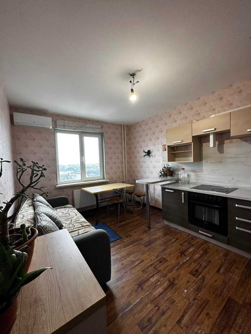 Продаж 2-кімнатної квартири 62 м², 1 Травня вул.
