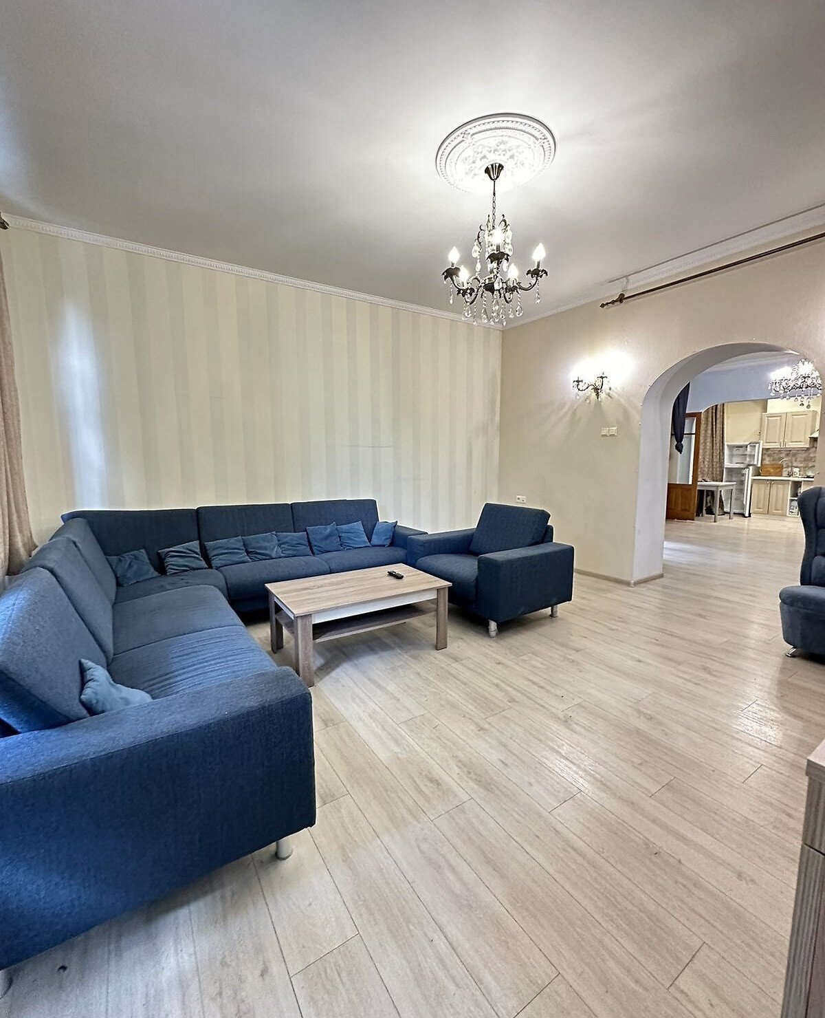 Продаж 5-кімнатної квартири 105 м²