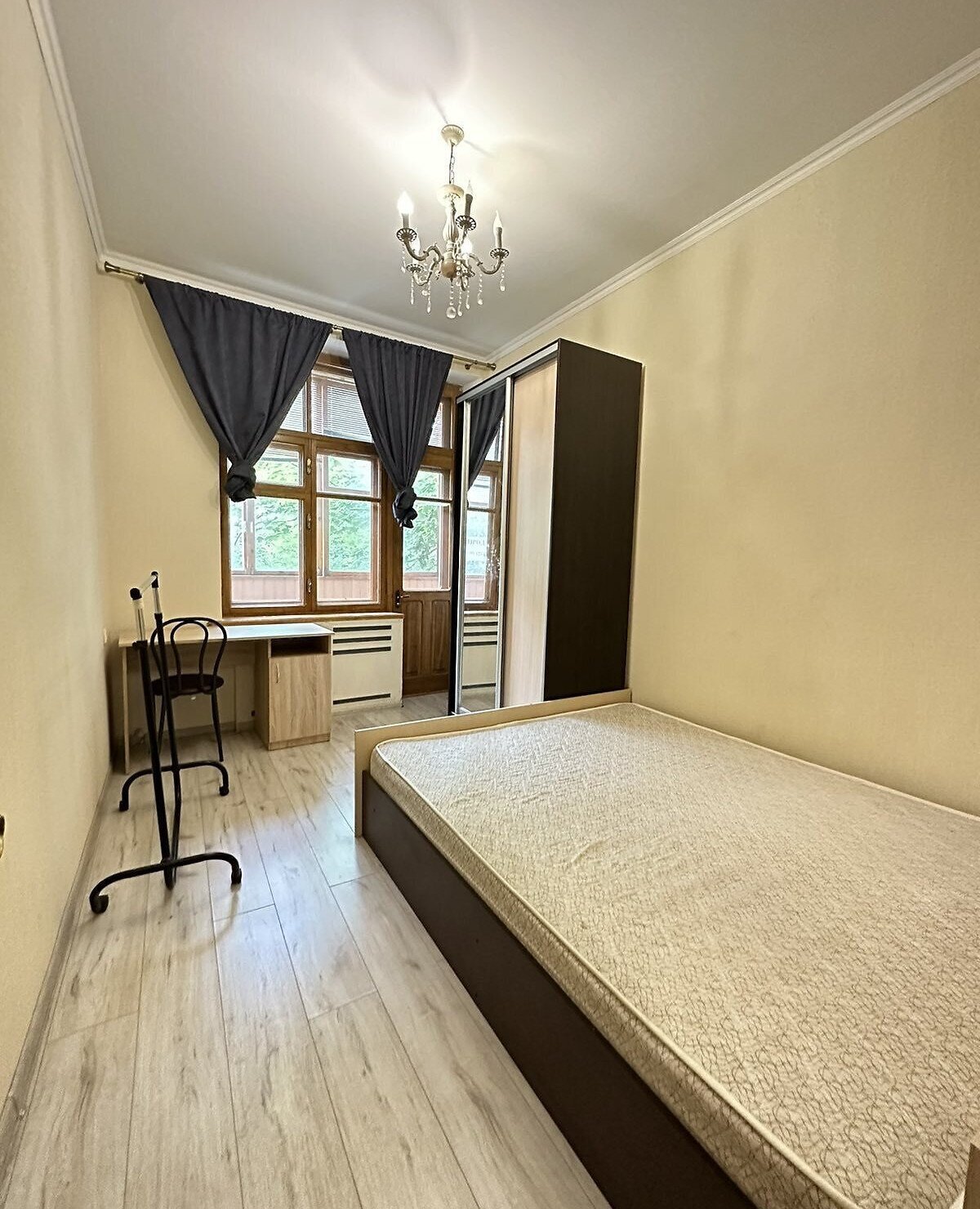 Продаж 5-кімнатної квартири 105 м²