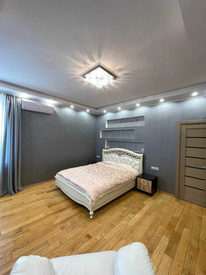 Продаж 3-кімнатної квартири 122 м², Степана Руданського вул., 3А