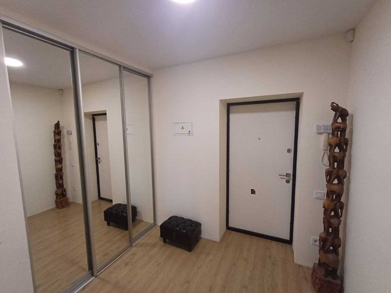 Продаж 1-кімнатної квартири 53 м²