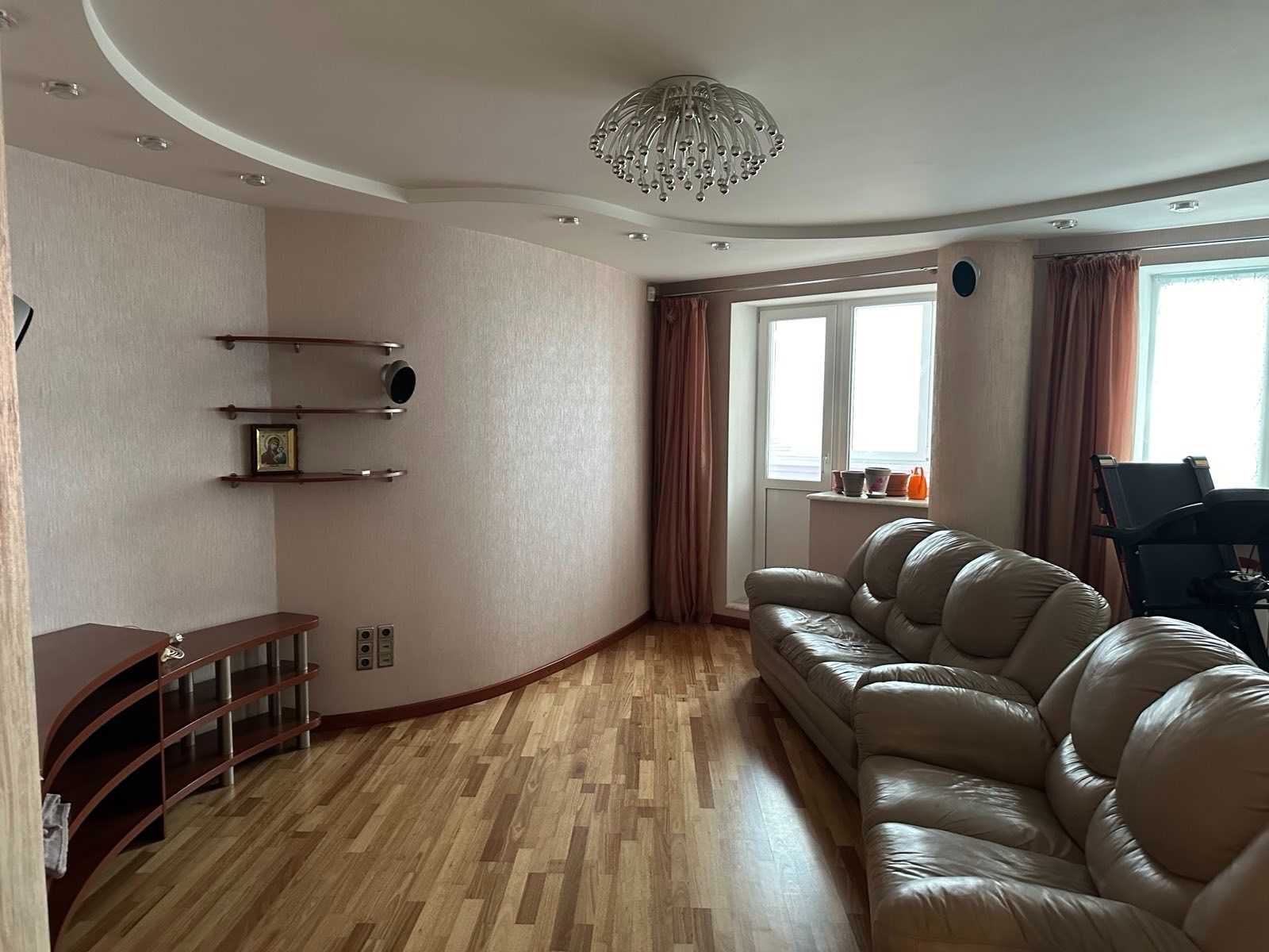Продаж 3-кімнатної квартири 110 м²