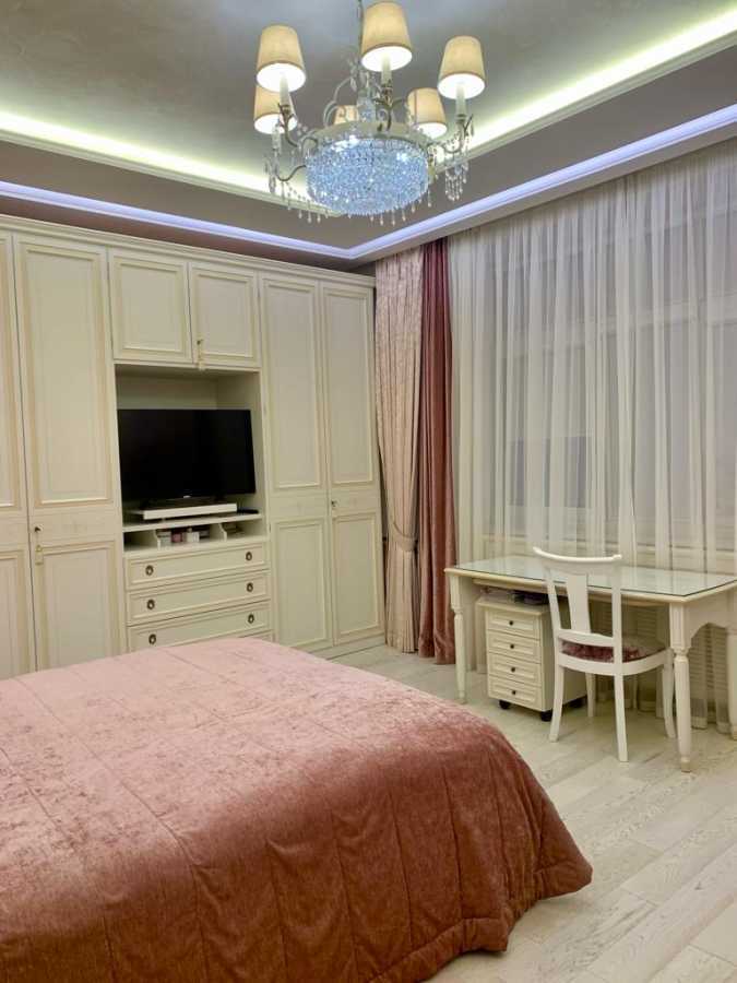 Продажа 4-комнатной квартиры 250 м², Леси Украинки бул., 7Б