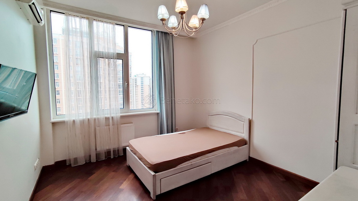Аренда 3-комнатной квартиры 70 м², Аркадийское Плато ул.
