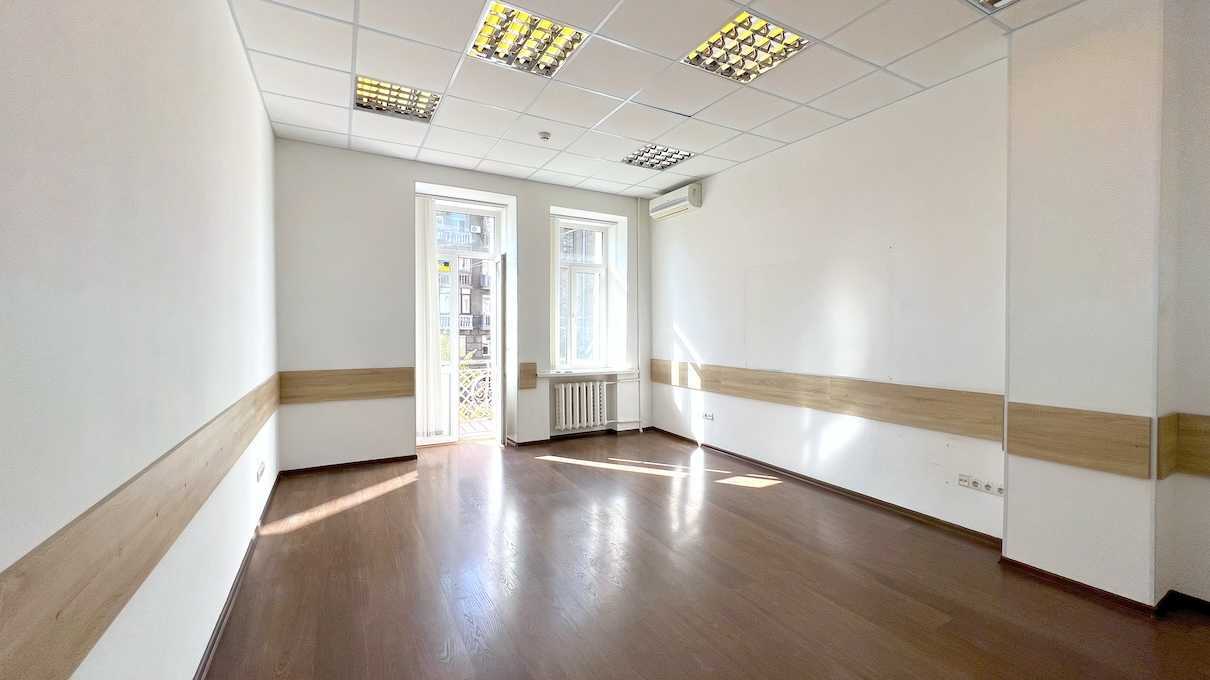 Продажа офиса 230 м², Богдана Хмельницкого ул., 50