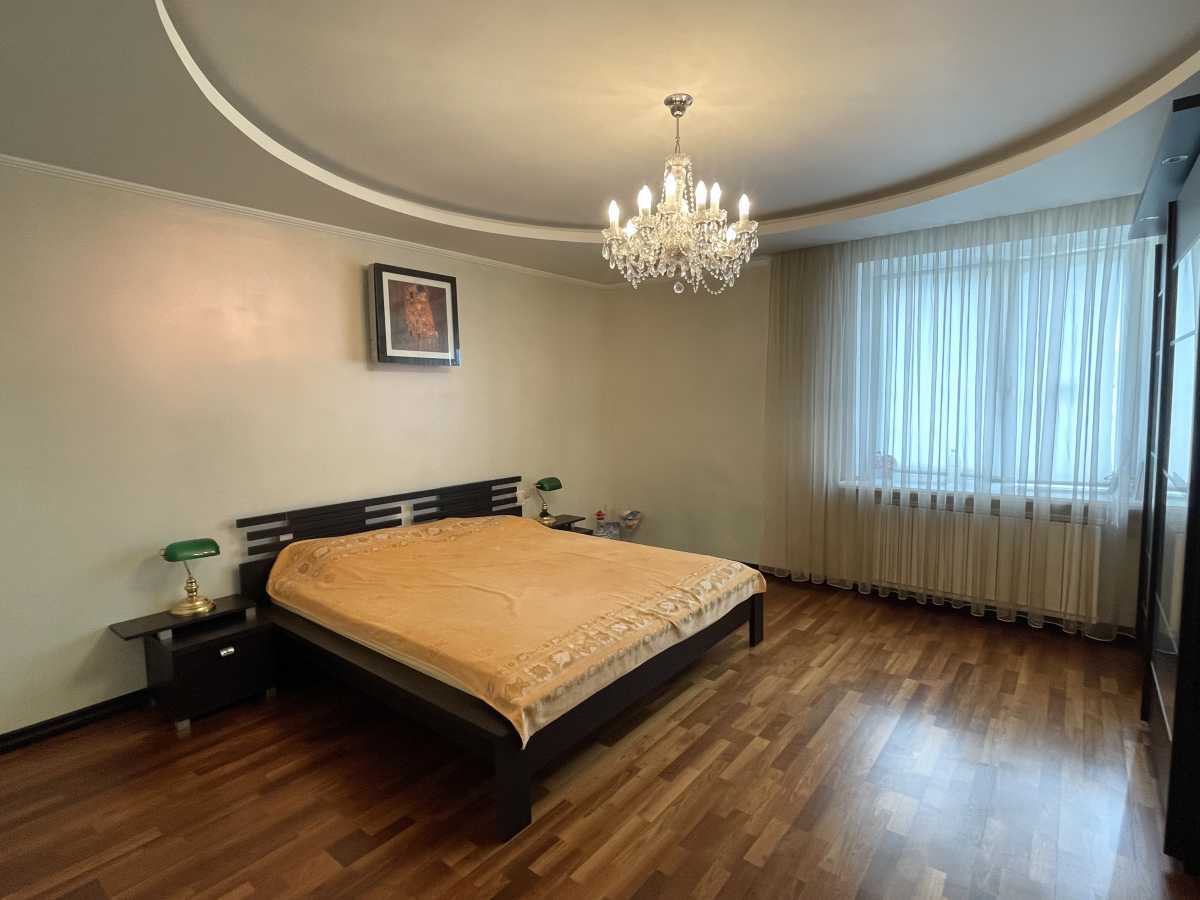 Продажа 4-комнатной квартиры 126 м², Макеевский пер., 10А