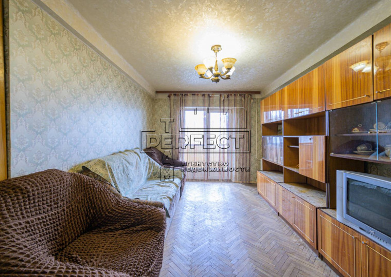 Продаж 2-кімнатної квартири 45 м², Дружби Народів бул., 3Б