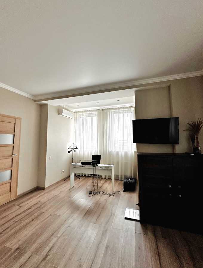 Продажа 2-комнатной квартиры 85 м², Дружбы Народов бул., 14-16