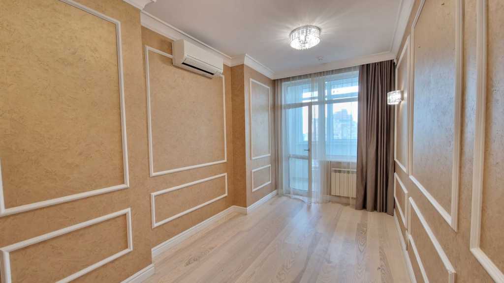 Продаж 3-кімнатної квартири 144 м², Євгена Коновальця вул., 44А