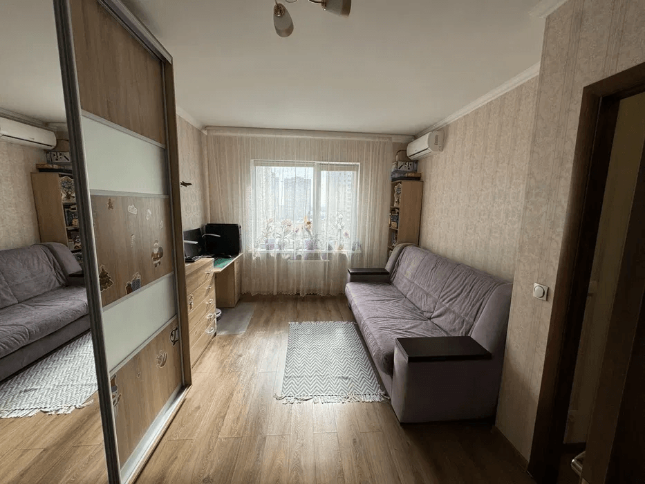 Продажа 1-комнатной квартиры 37 м²