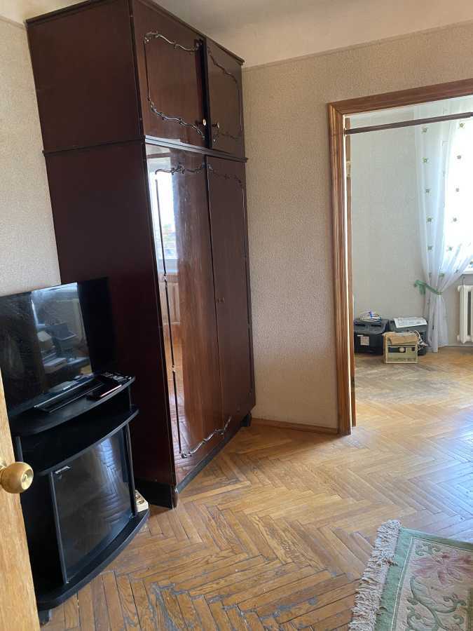 Продаж 2-кімнатної квартири 45 м², Малокитаївська вул., 73