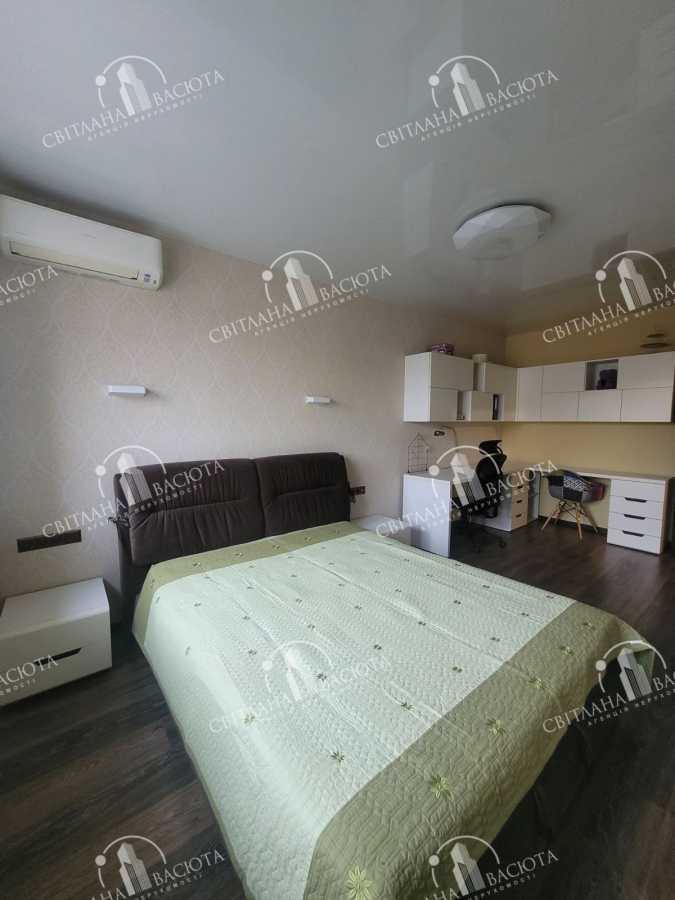 Продаж 3-кімнатної квартири 85 м², Боголюбова вул.