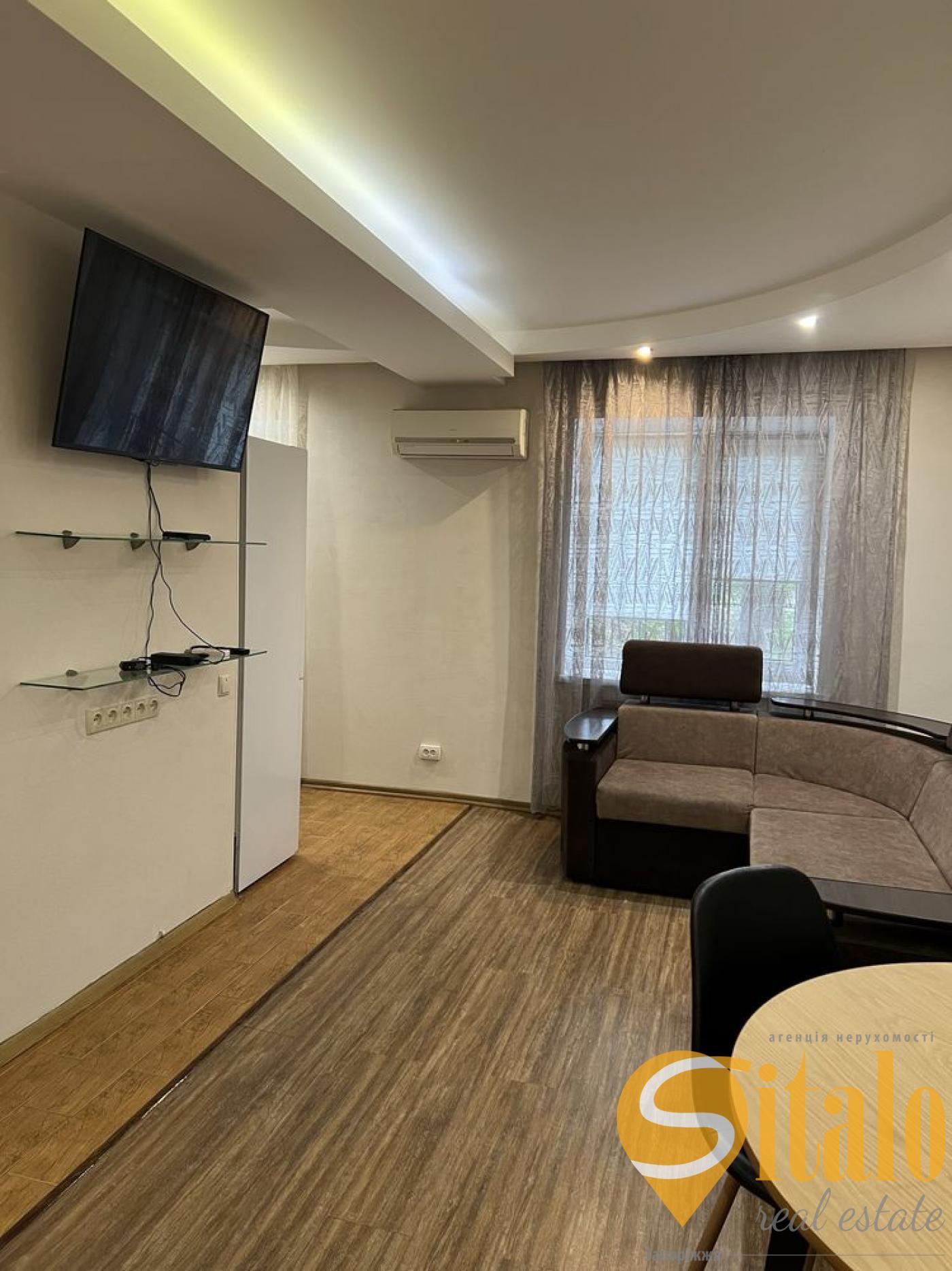 Продаж 3-кімнатної квартири 57 м², Нижнєдніпровська вул.