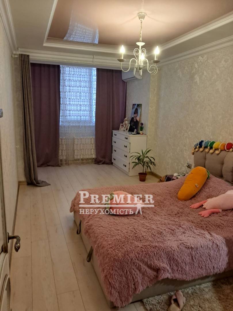 Продаж 2-кімнатної квартири 88 м², Академіка Сахарова вул.