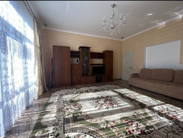 Оренда будинку 296 м², Заплавна вул.