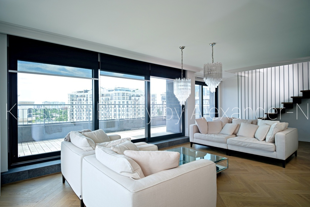 Продажа 3-комнатной квартиры 175 м², Отрадная ул., 15