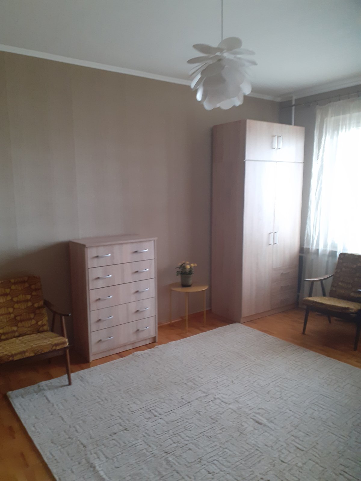Оренда 1-кімнатної квартири 35 м², Райдужна вул., 35