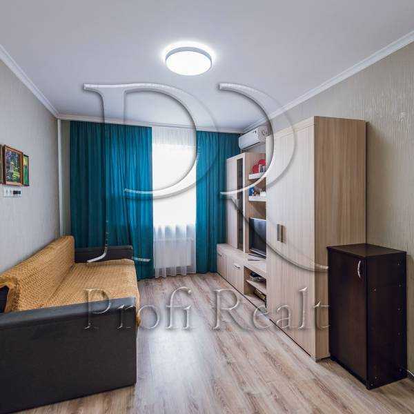Продаж 1-кімнатної квартири 39 м², Миру вул., 7