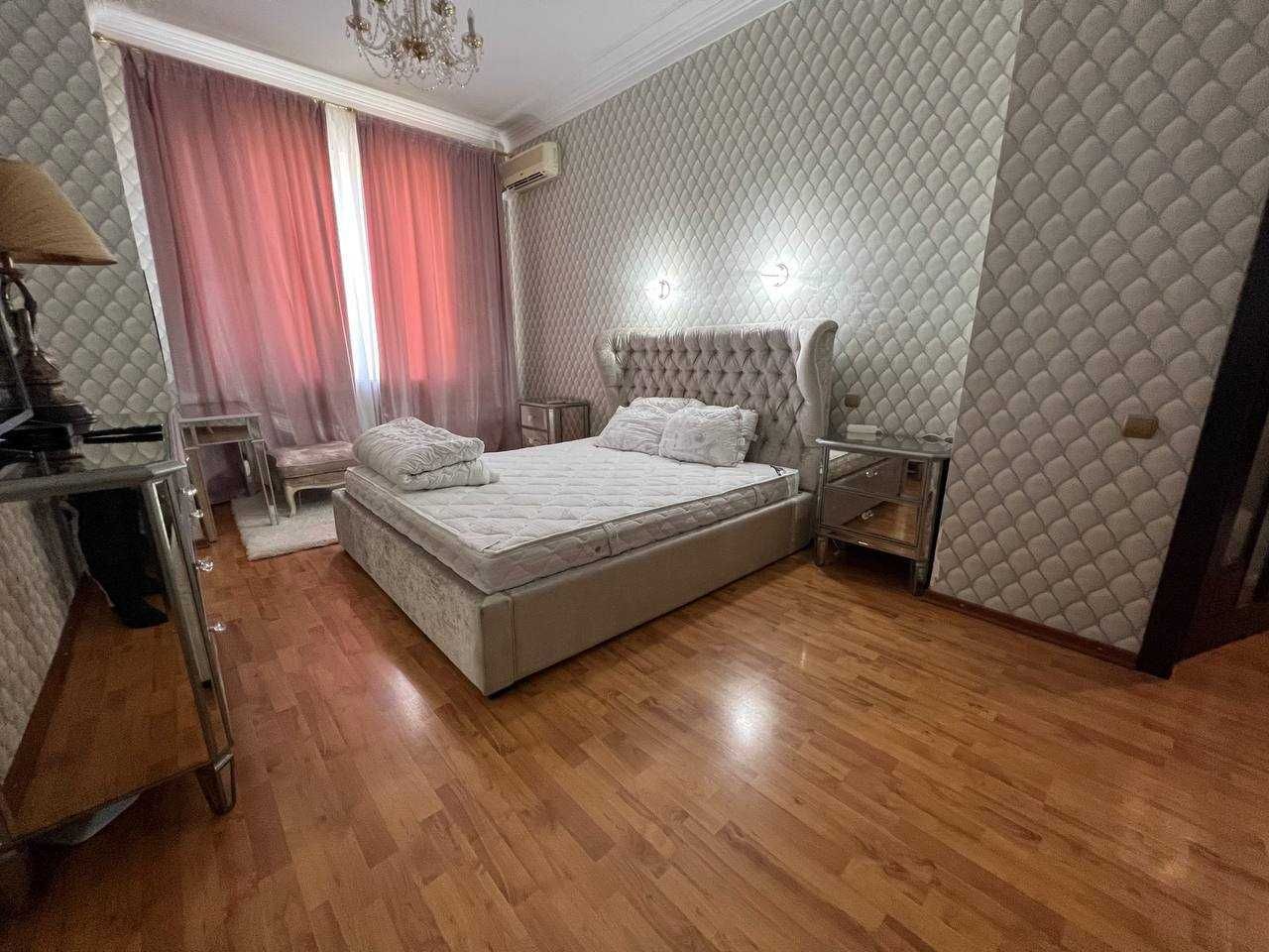 Продажа 2-комнатной квартиры 80 м²