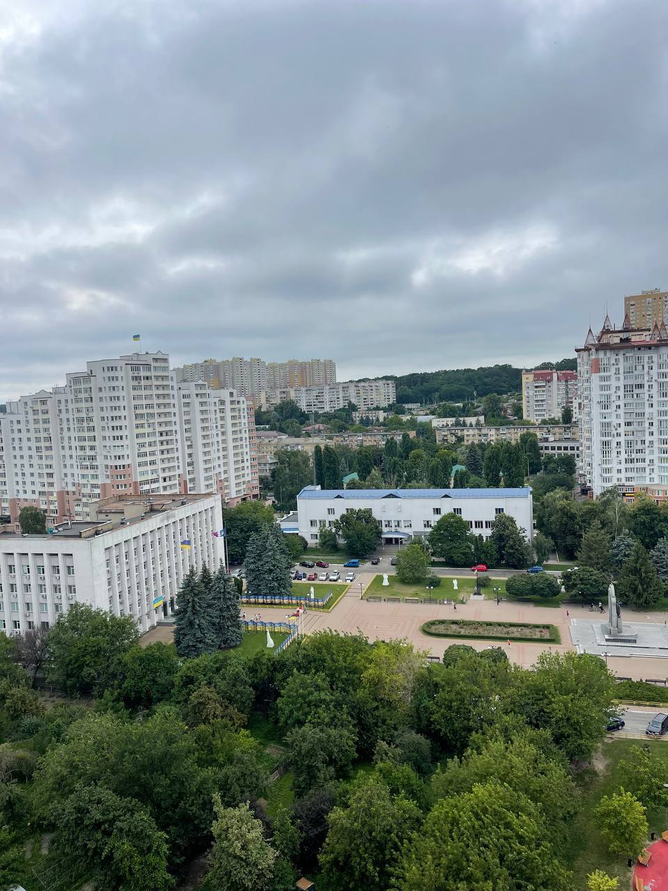 Продаж 1-кімнатної квартири 51.76 м², Шкільна вул.