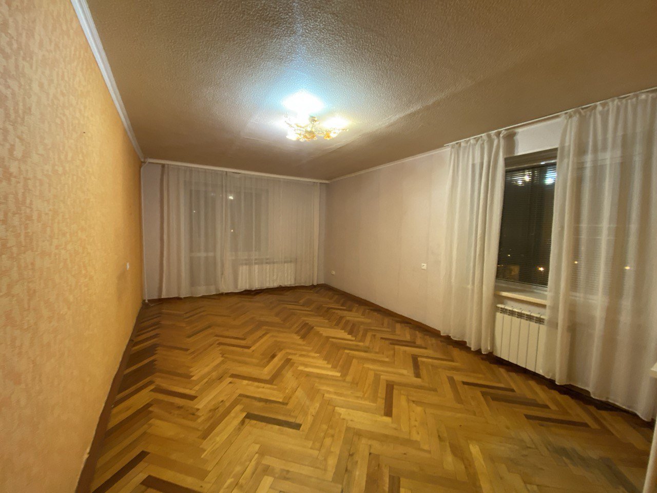 Продаж 2-кімнатної квартири 63 м²