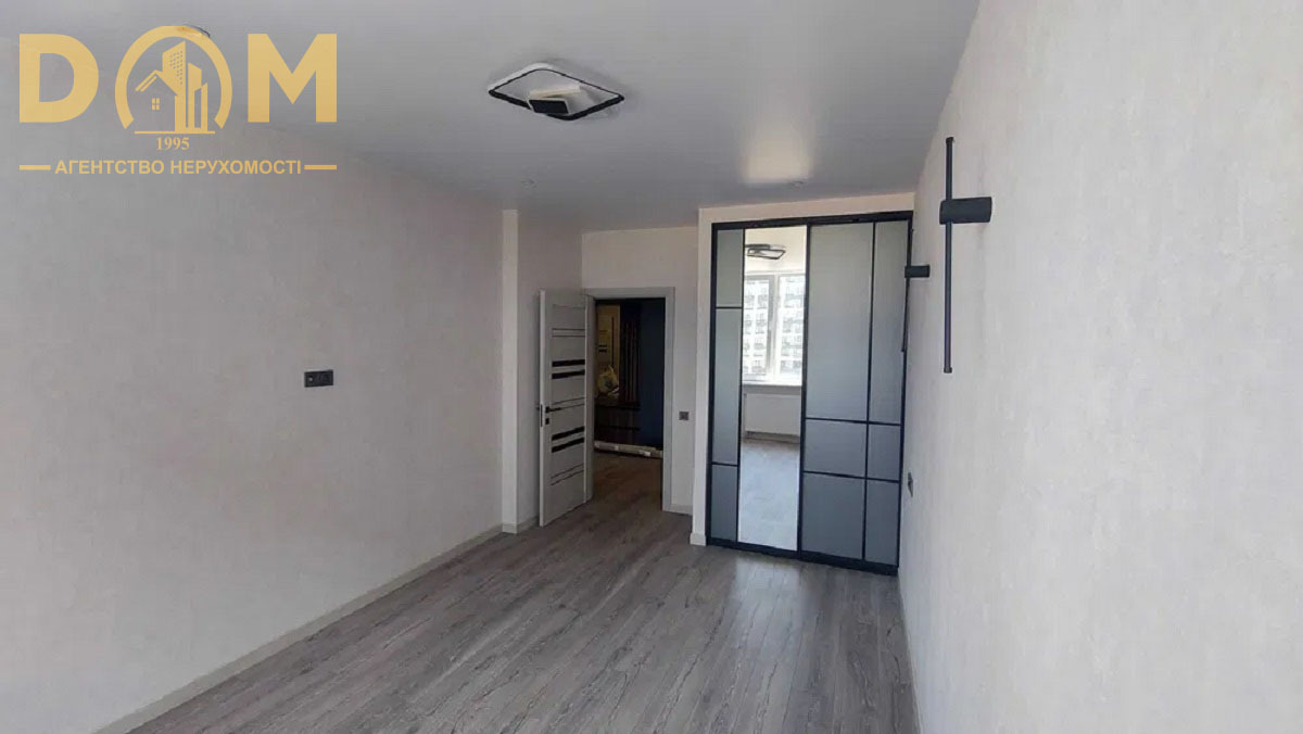 Продаж 2-кімнатної квартири 70 м², Олександра Олеся вул., 2Б