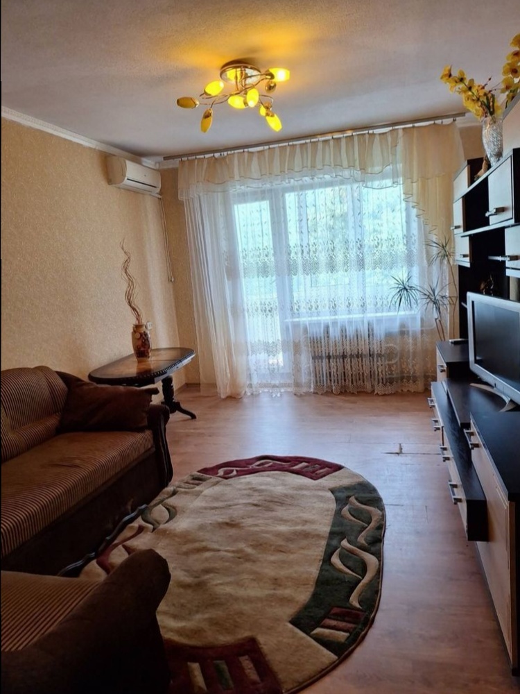 Аренда 3-комнатной квартиры 65 м², Славы бул., 36