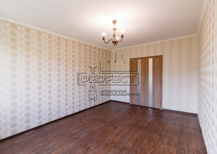 Продаж 3-кімнатної квартири 70 м², Булгакова вул., 7