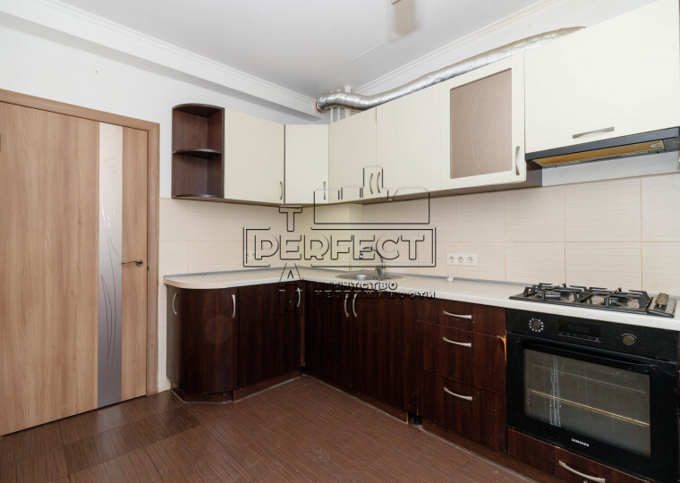 Продаж 3-кімнатної квартири 70 м², Булгакова вул., 7