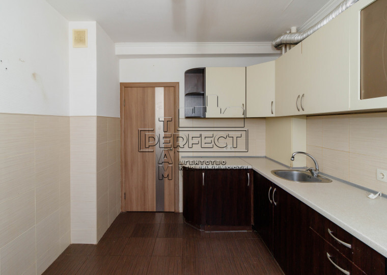 Продаж 3-кімнатної квартири 70 м², Булгакова вул., 7