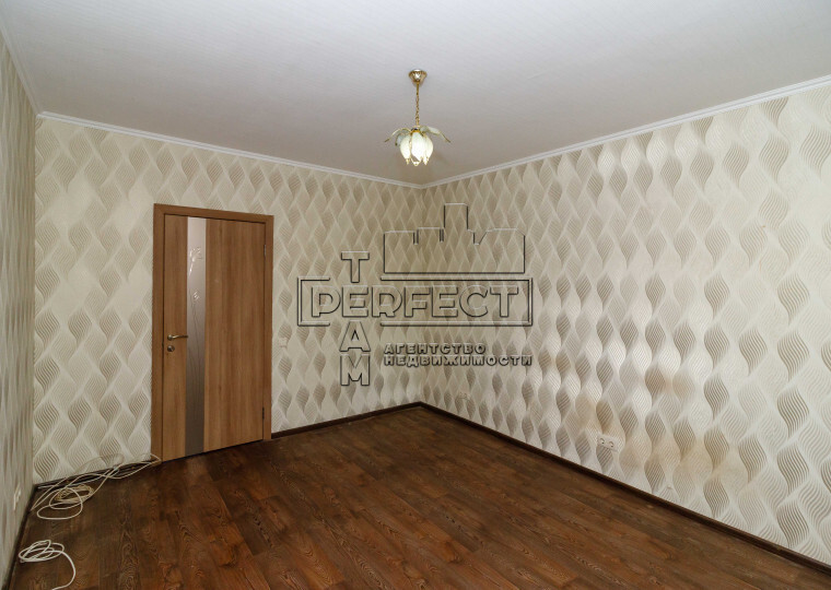 Продаж 3-кімнатної квартири 70 м², Булгакова вул., 7